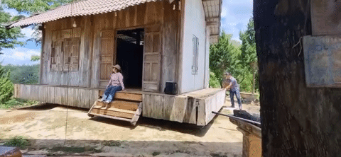 nha-xoay-1.mp4