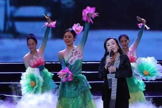NSND Thu Hiền, Phạm Phương Thảo khiến khán giả nghẹn ngào qua các ca khúc về Bác Hồ