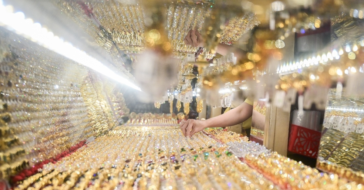 Giá vàng thế giới giảm mạnh, rời xa mốc 3.200 USD/ounce