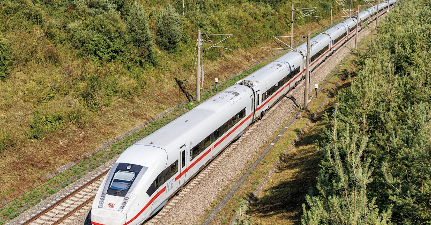 Phó Thủ tướng chỉ đạo xem xét đề xuất làm đường sắt tốc độ cao của Vinspeed