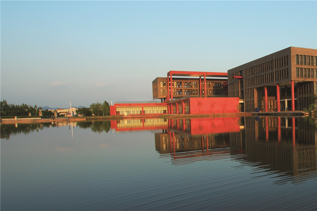 Phó trưởng khoa đại học bị cách chức vì gian lận để nâng thành tích cho con gái