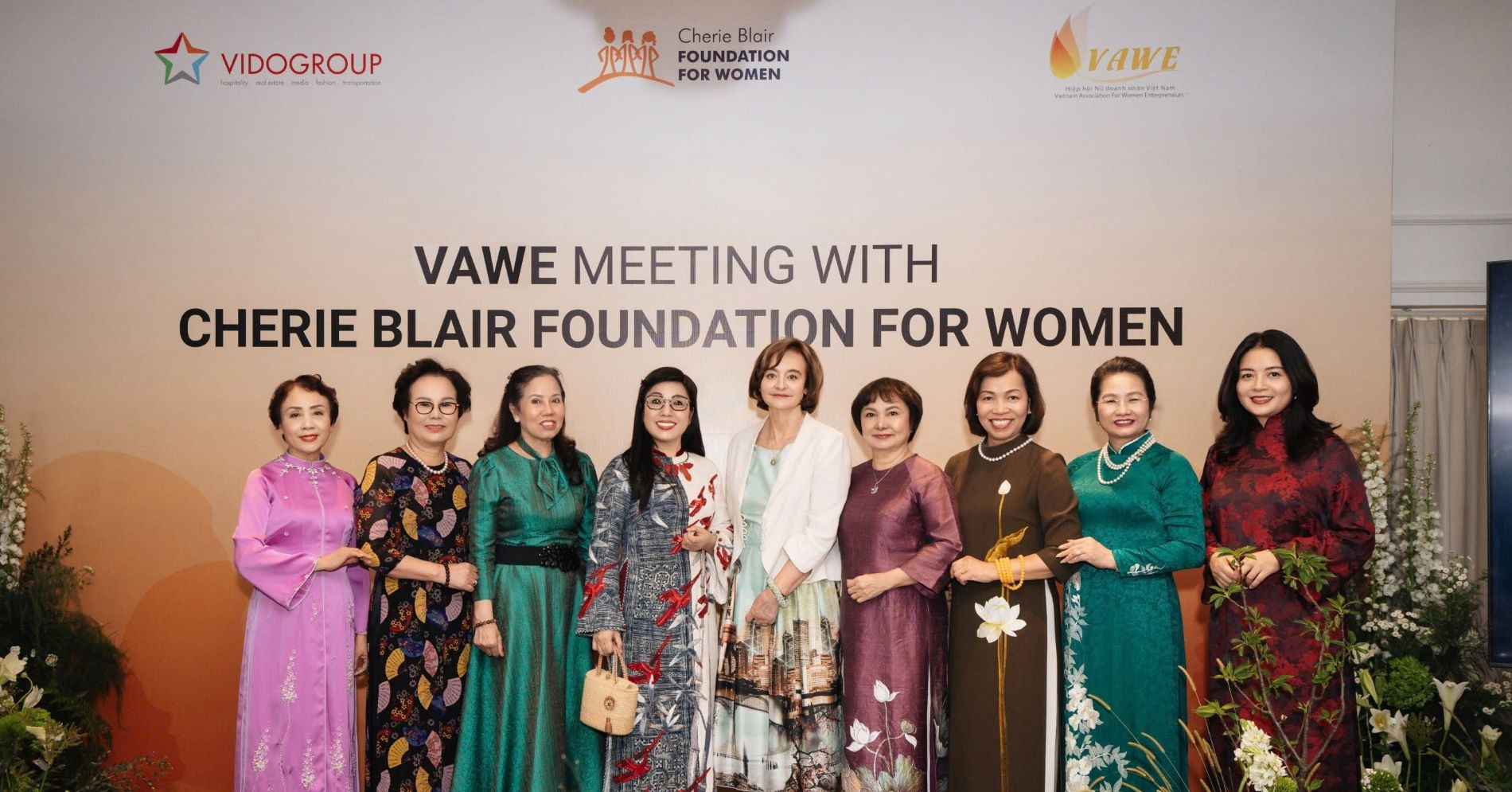 Phụ nữ Việt "làm chủ cuộc chơi": Từ gác bếp đến sàn thương mại toàn cầu