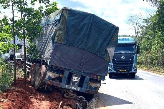 Tông xe liên hoàn trên quốc lộ ở Đắk Nông, 2 người tử vong