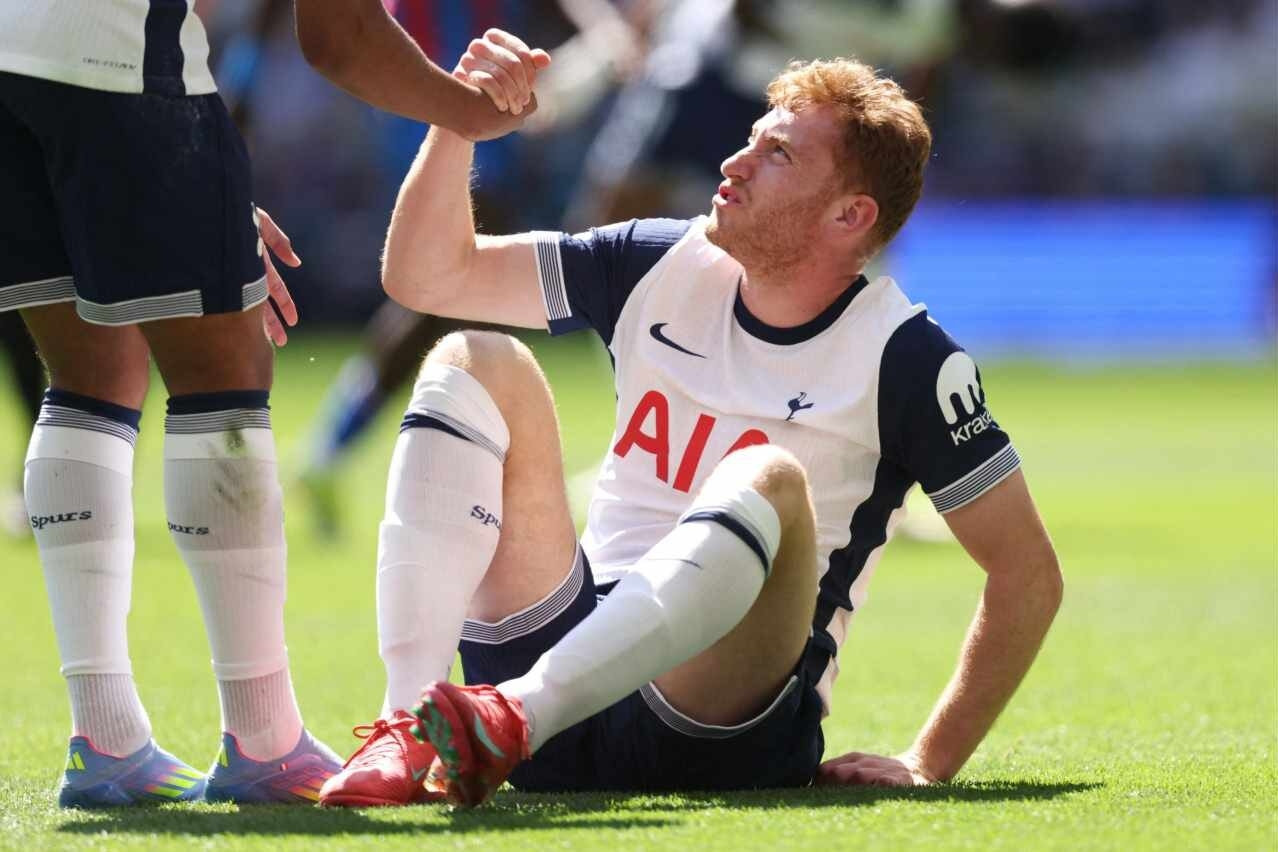 Tottenham mất trụ cột trước chung kết Europa League với MU