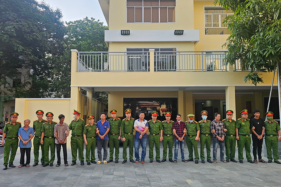 Triệt phá đường dây buôn lậu xăng dầu quy mô lớn ở các tỉnh phía Nam