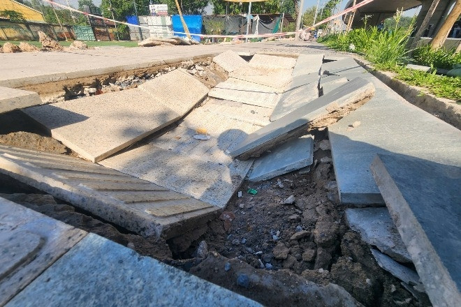 Vỉa hè đường 4.800 tỷ đồng nối ga T3 Tân Sơn Nhất sụt lún dù mới thông xe