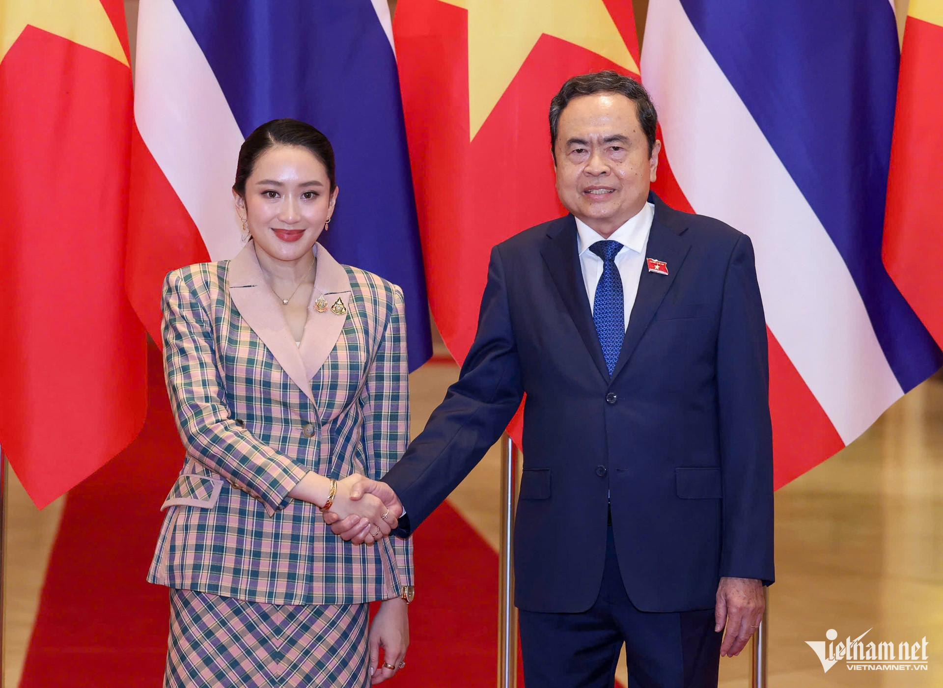 W-Trần Thanh Mẫn Paetongtarn Shinawatra.jpg