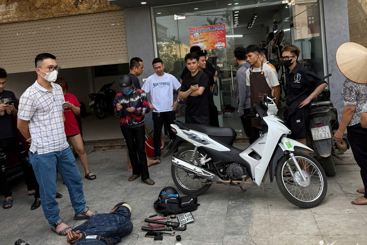 Bản tin chiều 16/5: Chủ xe máy Hà Nội phục kích, tóm gọn tên trộm trong tích tắc