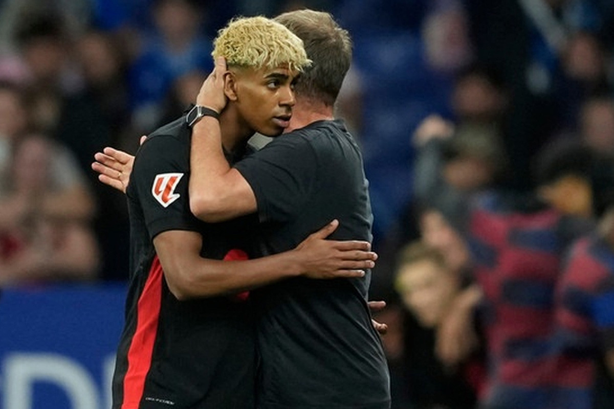 Barca vô địch La Liga, Hansi Flick nói điều đặc biệt về Yamal