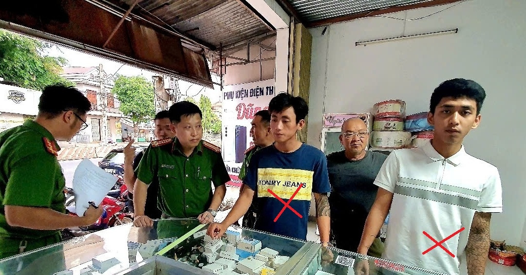 Bắt giữ 2 thanh niên khống chế người đàn ông trong nhà thờ, cướp tài sản