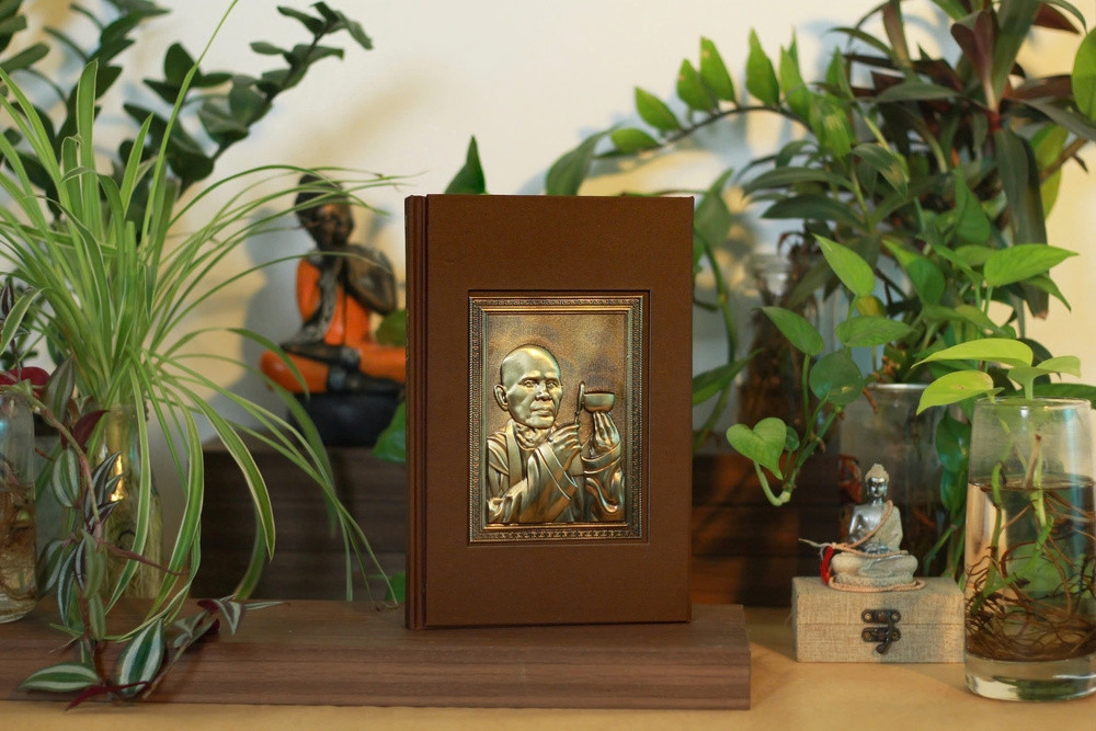 Có gì trong những cuốn sách Phật giáo bản đặc biệt?