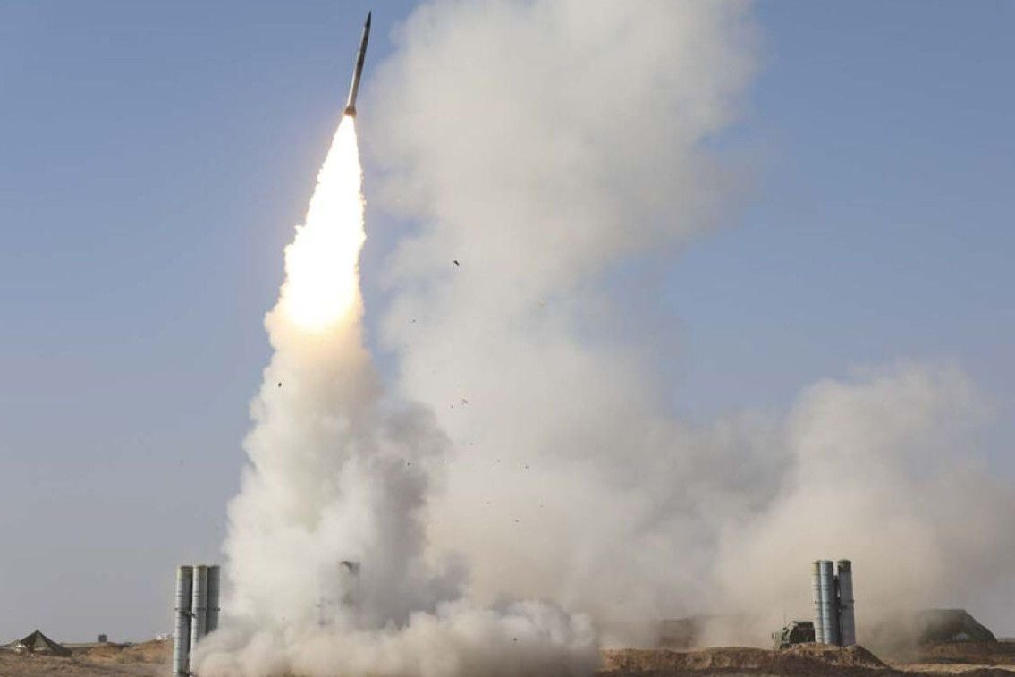 Giải mã công nghệ S-400: 'Rồng lửa' có khả năng săn mồi ở khoảng cách 400km