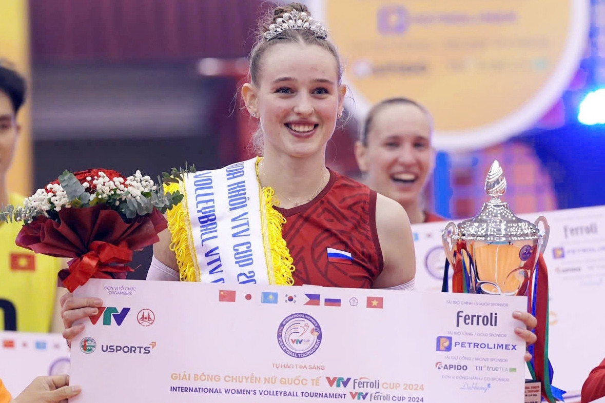 Hoa khôi bóng chuyền Nga trở lại Việt Nam đấu Bích Tuyền