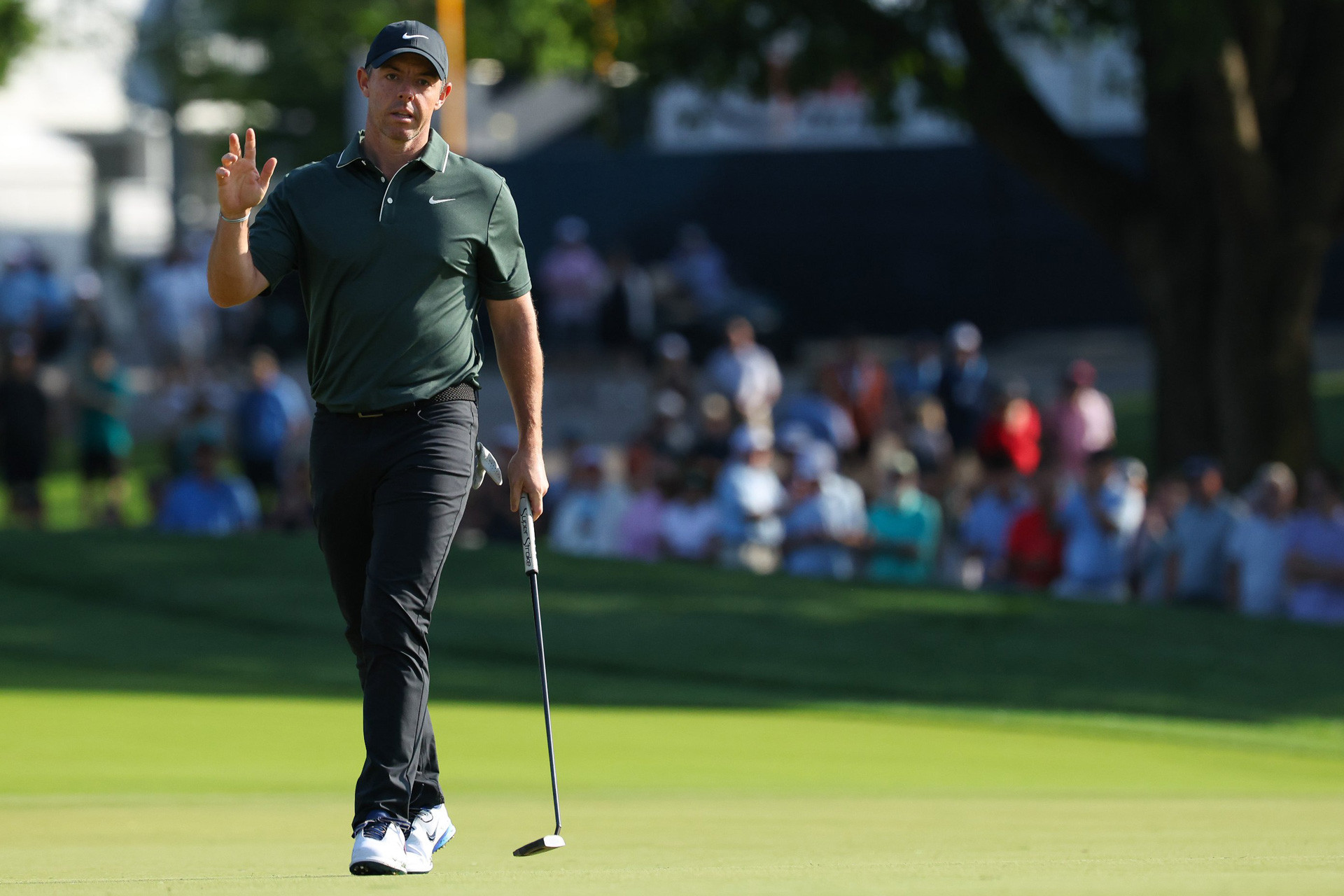 PGA. McIlroy PGA Championship vong 1.jpg