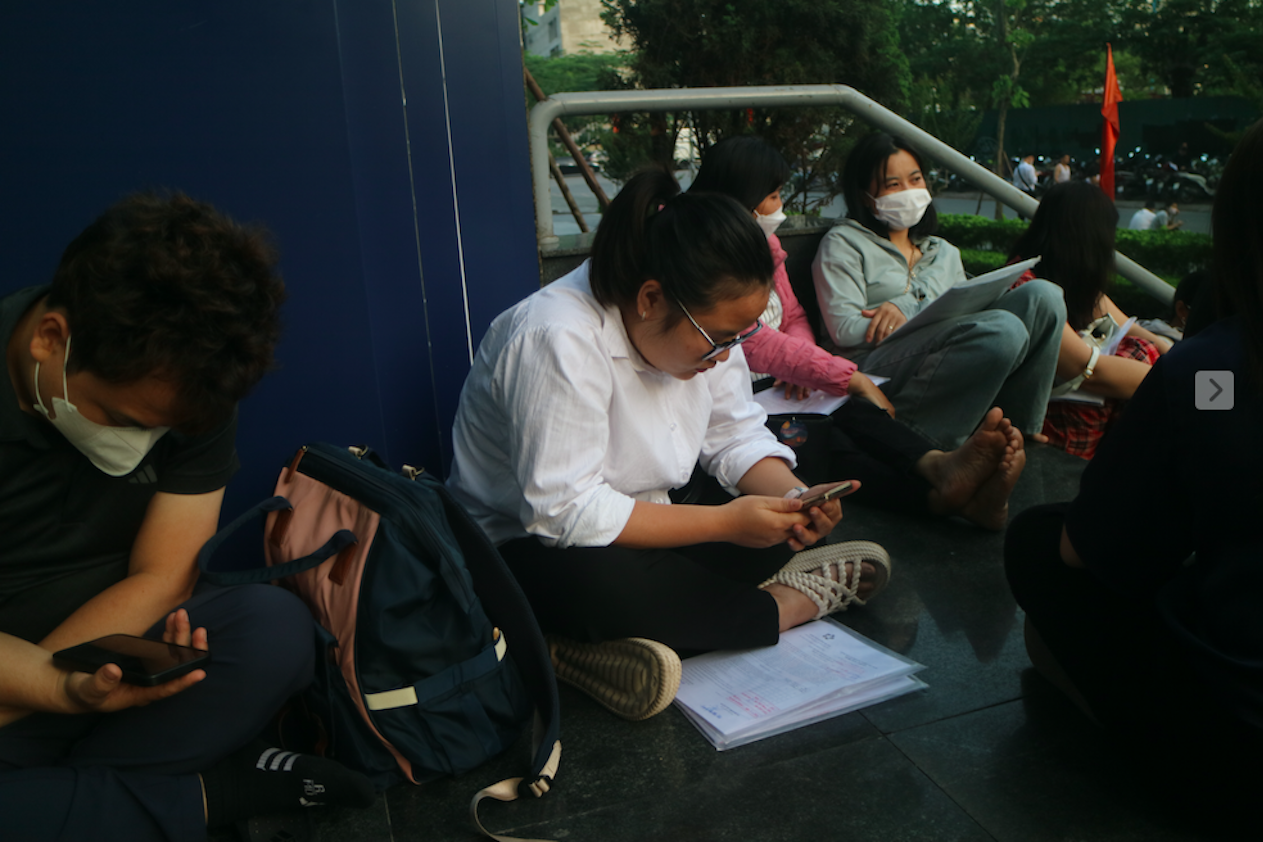 Tất cả chi nhánh phục vụ hành chính công ở Hà Nội sắp không nhận xếp số trực tiếp