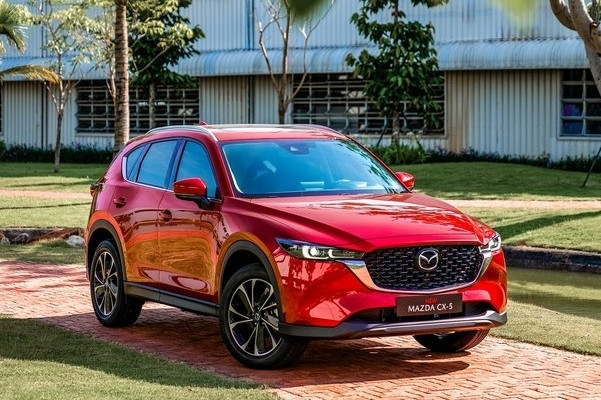 Top 10 xe xăng bán chạy tháng 4: Mazda CX-5 bứt tốc, Accent và Xforce 'mất hút'