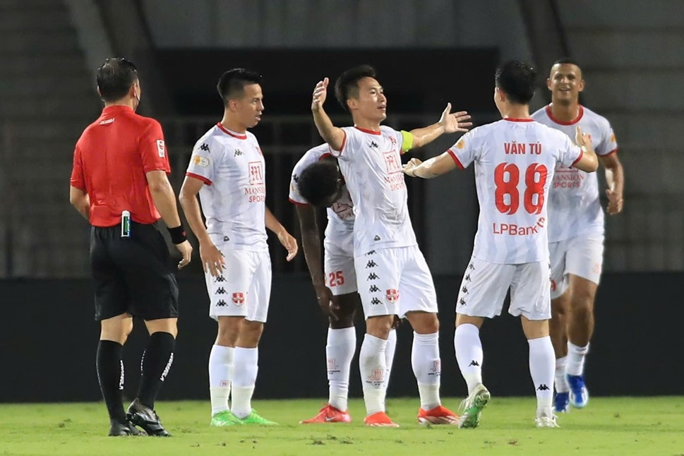 Việt Hưng ghi tuyệt phẩm, Hải Phòng thắng kịch tính Thanh Hóa