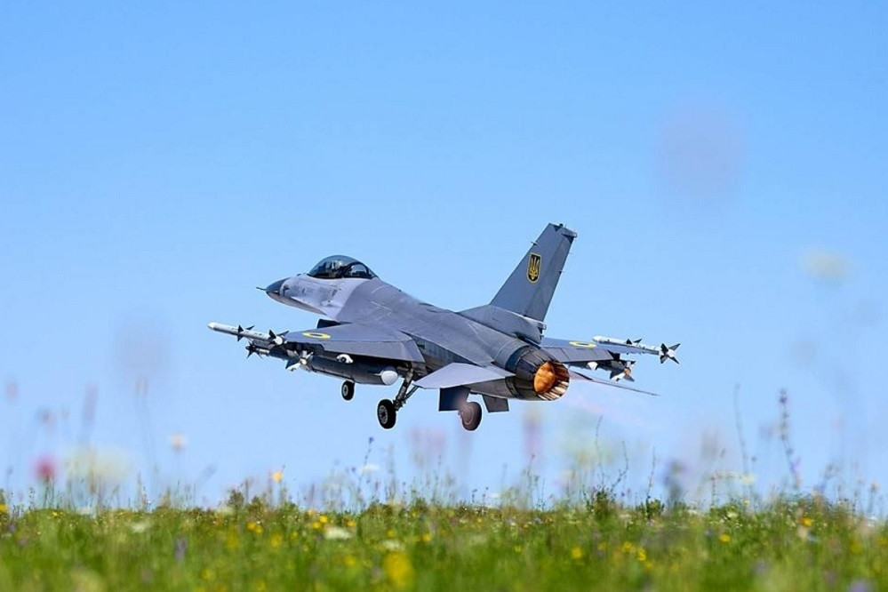 Ukraine ‘mất liên lạc’ với tiêm kích F-16, Nga bắn hạ hàng chục UAV trong đêm