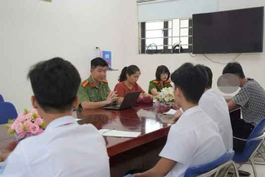 Bản tin chiều 17/5: Nam sinh bị đánh hội đồng đến mức gãy xương sườn