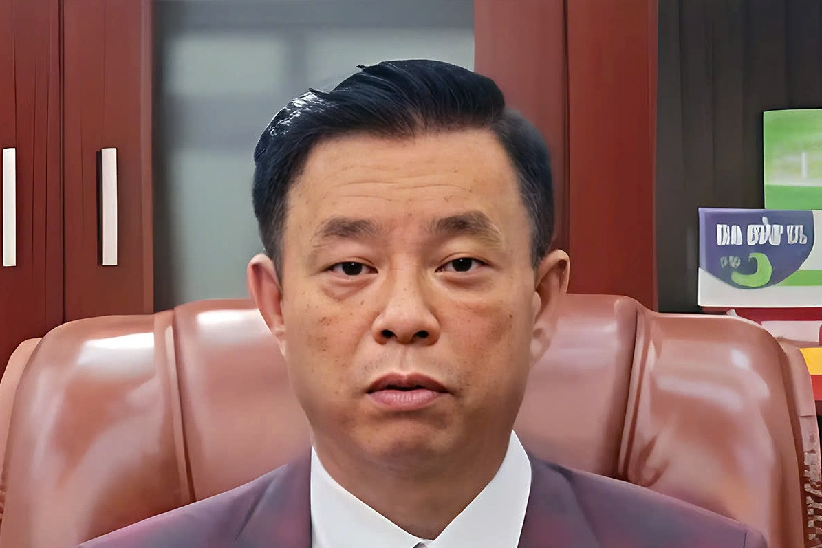 Chủ tịch Công ty dược Sơn Lâm huy động vợ, con chuyển hàng chục tỷ tiền hối lộ