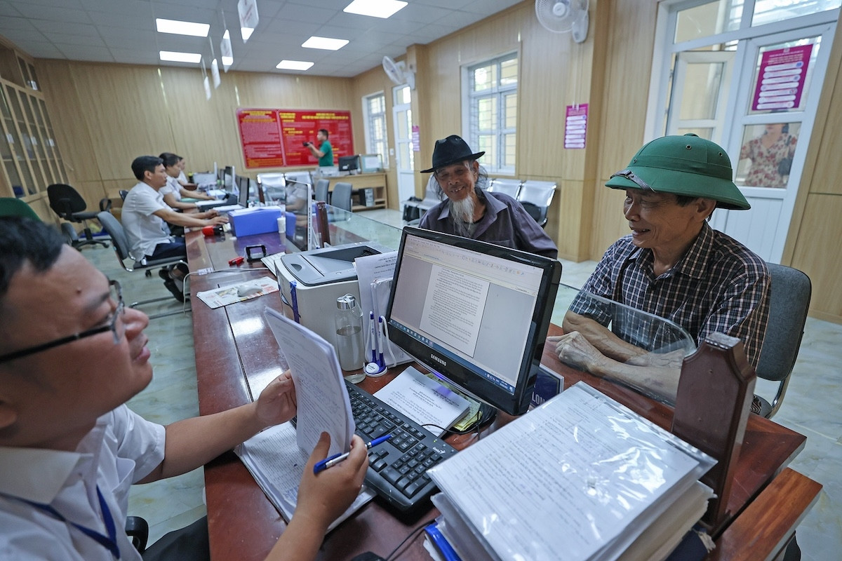 Du học tiến sĩ về làm ở xã: Cán bộ huyện có trình độ thấp hơn sao không nghỉ trước?