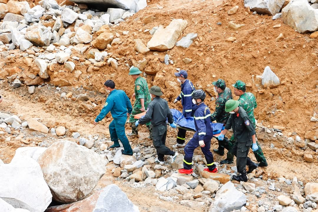 Hiện trường tang thương vụ sạt lở tại dự án thủy điện khiến 5 người chết