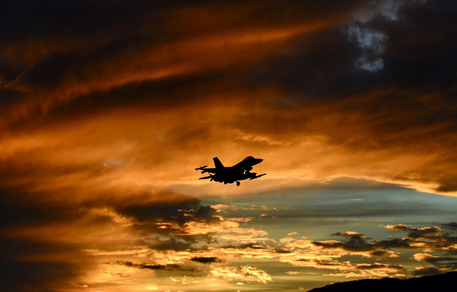 Tiêm kích F16 U.S.Air Force.jpg