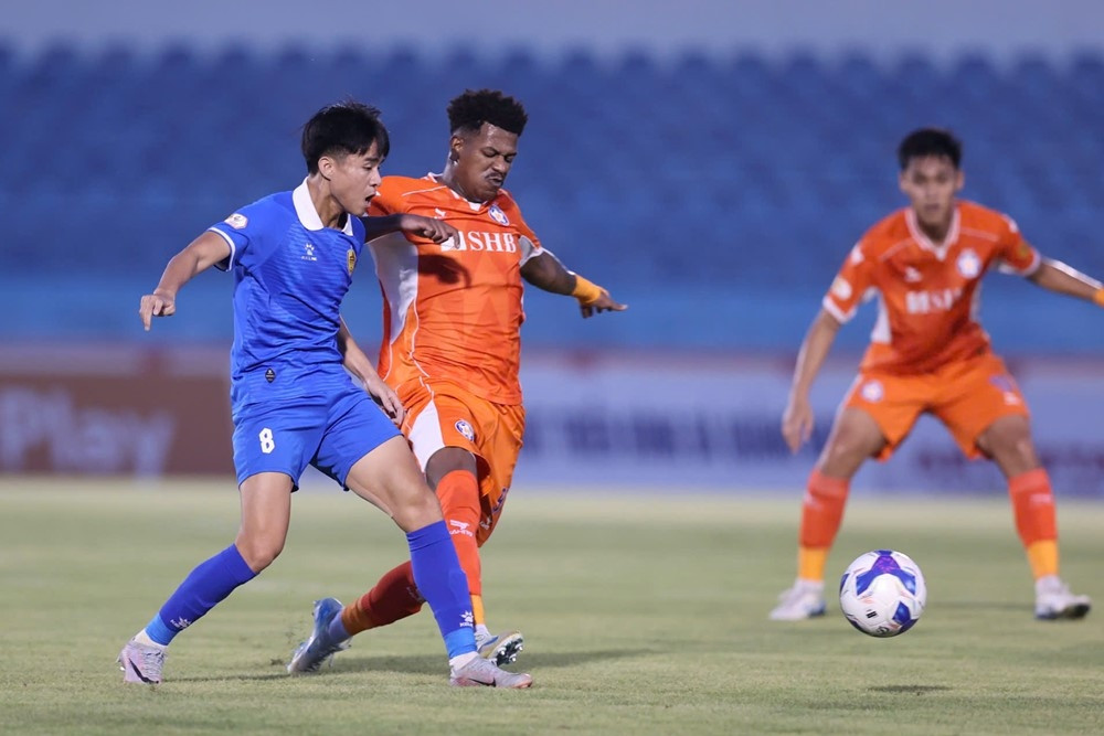 Bùi Tiến Dũng ghi dấu ấn, Đà Nẵng thắng khó tin Quảng Nam