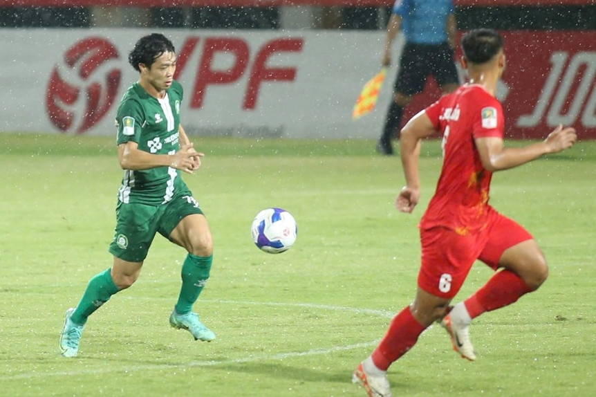 Công Phượng mờ nhạt, Bình Phước nhìn Ninh Bình vô địch hạng Nhất