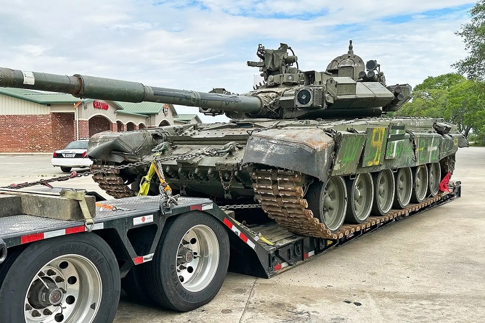 Ukraine công bố tổn thất của Nga, dùng UAV phá kho đạn ở Crưm