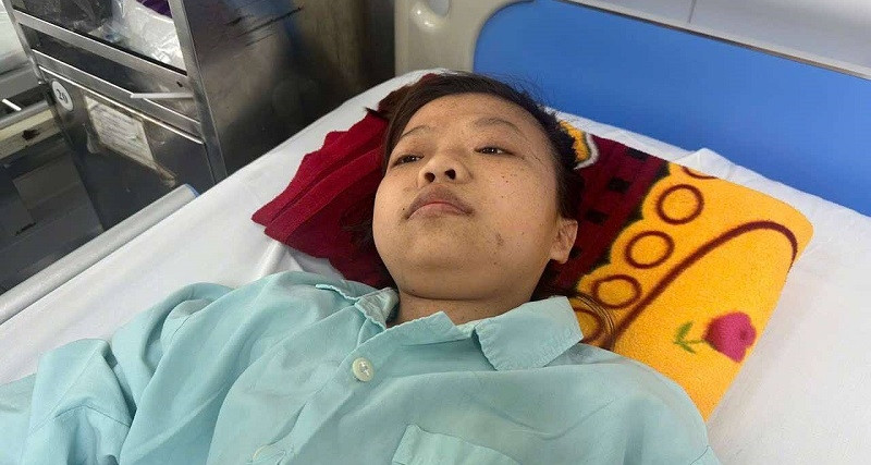 16 năm chiến đấu với ung thư, cô gái trẻ và gia đình kiệt quệ vì nợ nần