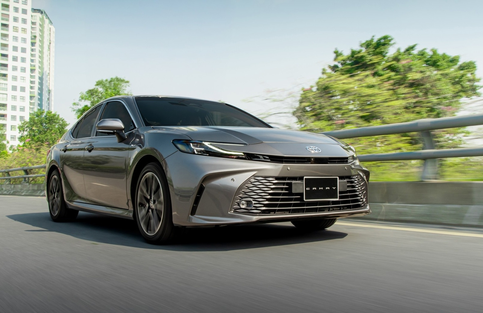 Top sedan cỡ D tháng 4/2025: Khi Toyota Camry 'một mình một ngựa'
