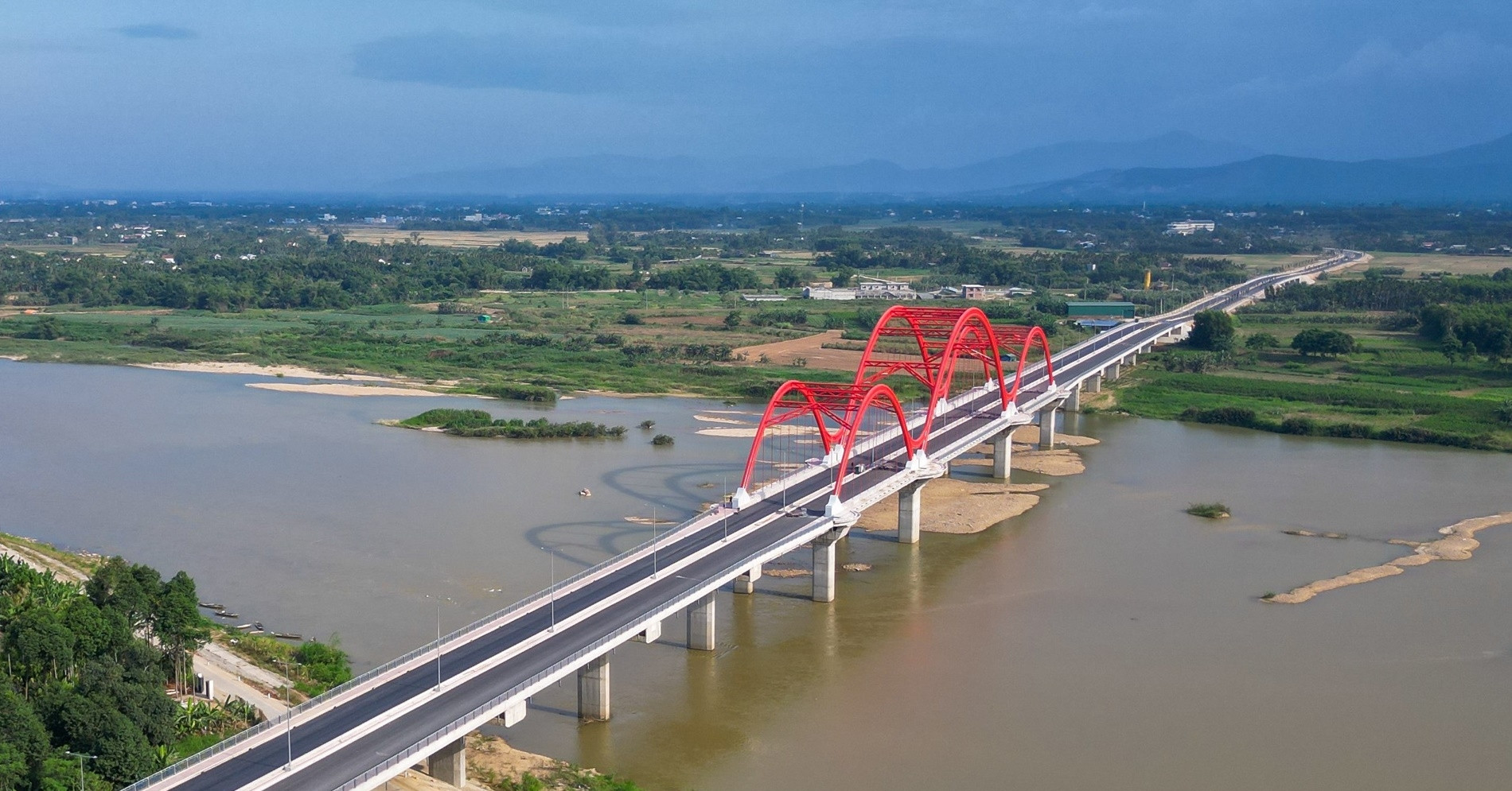 Cầu vòm thép 850 tỷ ở Quảng Ngãi sắp hoàn thành lại gặp 'trục trặc' vì tên gọi