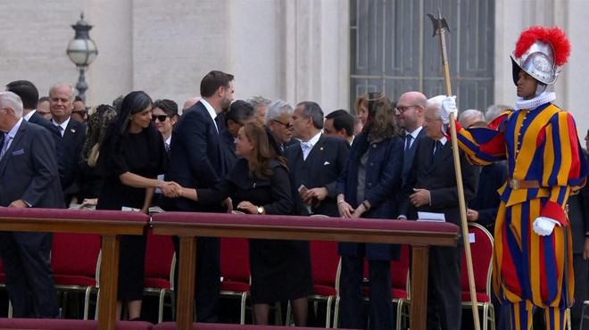 giao hoang nham chuc 15.jpg