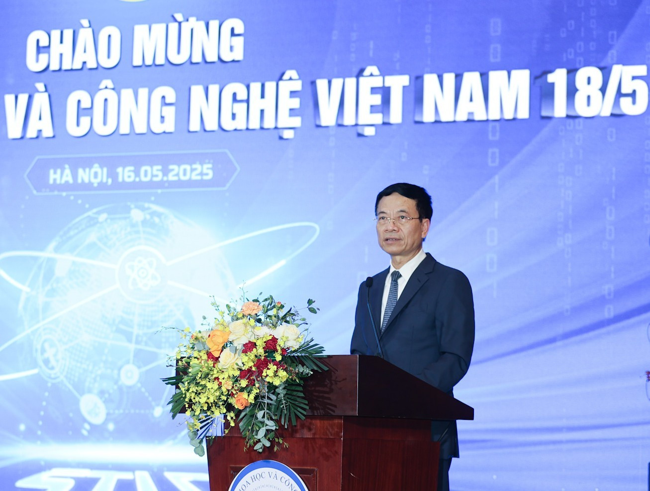 Nguyễn Mạnh Hùng 1.jpg