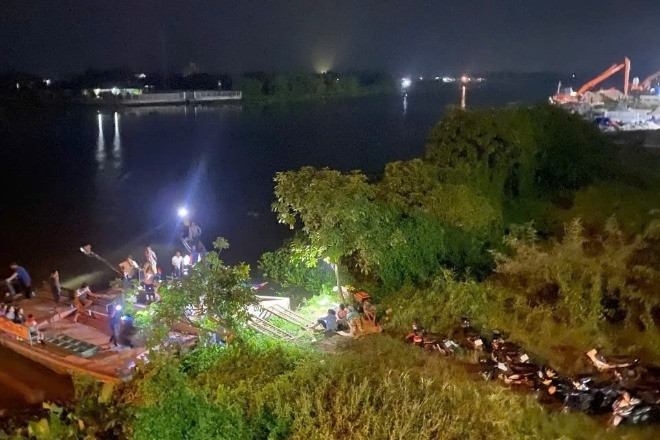Thanh niên 20 tuổi bỏ lại xe máy, gieo mình xuống sông Vàm Cỏ Đông