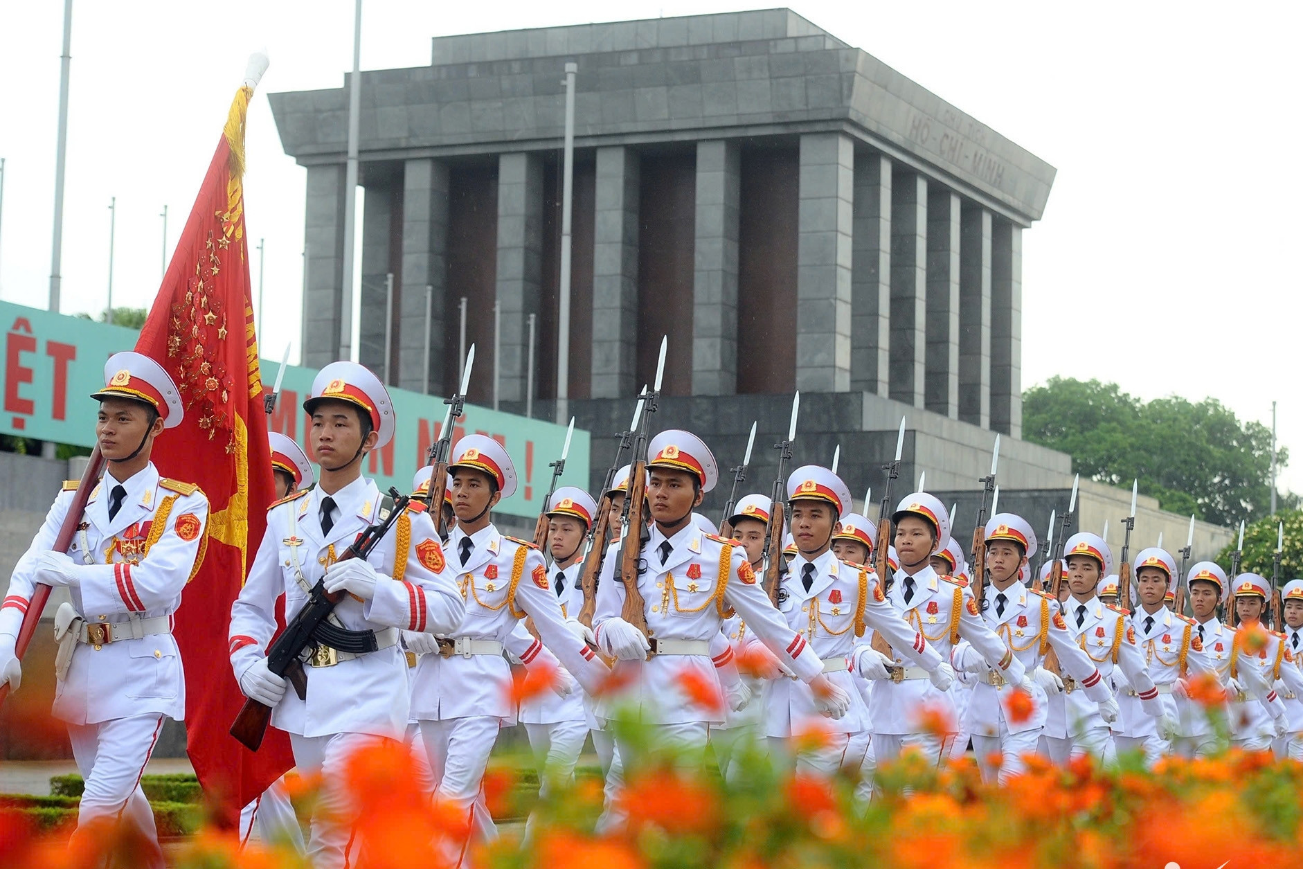Tổng Bí thư Tô Lâm: Bác vẫn cùng chúng cháu hành quân