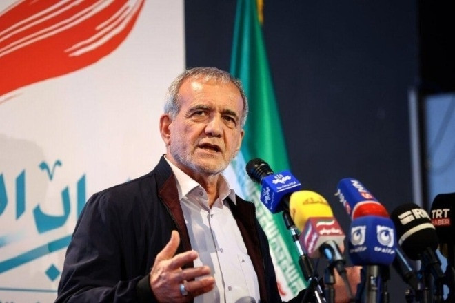 Tổng thống Iran nói ông Trump 'mâu thuẫn' về đàm phán hạt nhân