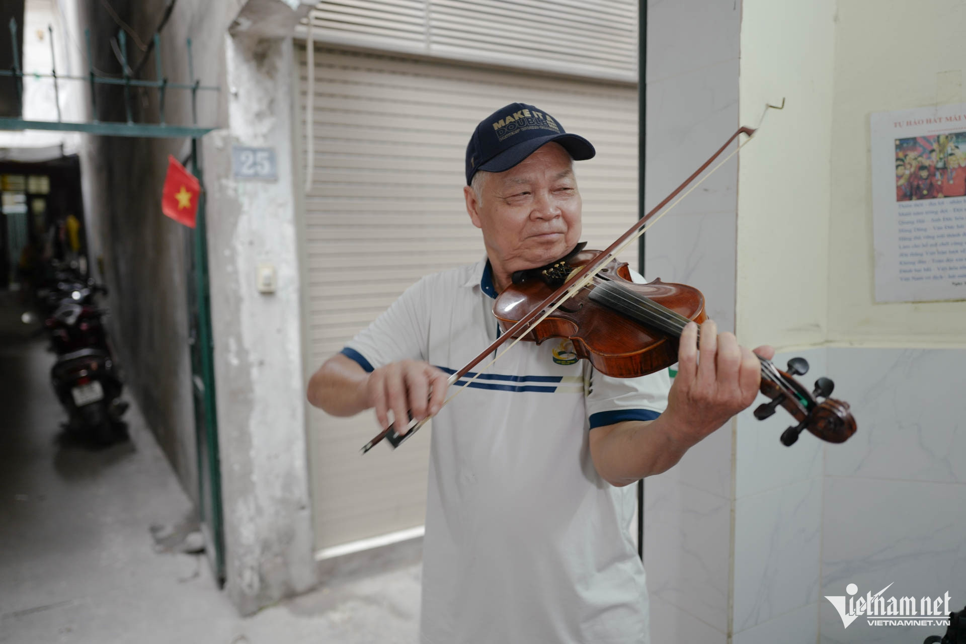 W-chu quan oc ha noi danh dan violin 9.JPG.jpg