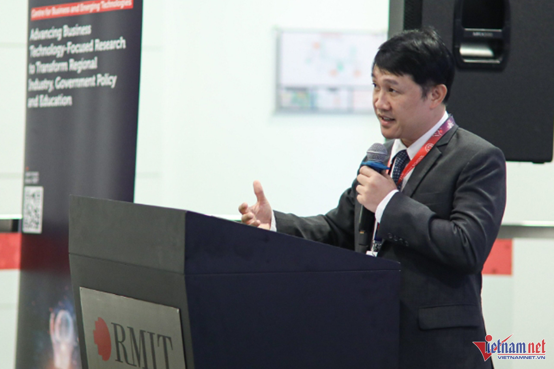 W-trung tam nghien cuu cong nghe moi 00 1.jpg