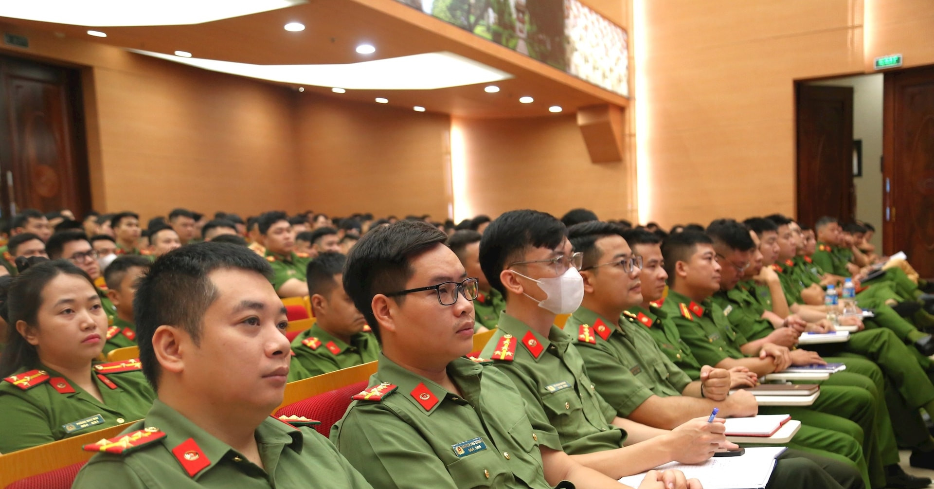 Công an TP Hà Nội được đào tạo kỹ năng số và ứng dụng trí tuệ nhân tạo