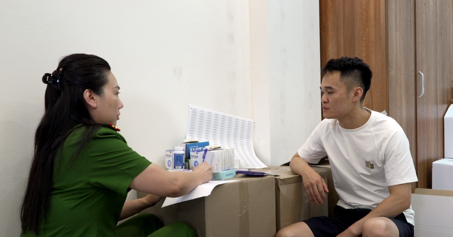 Điểm tên mặt hàng vụ thu giữ hơn 100 tấn hàng giả bán cho bệnh viện, nhà thuốc
