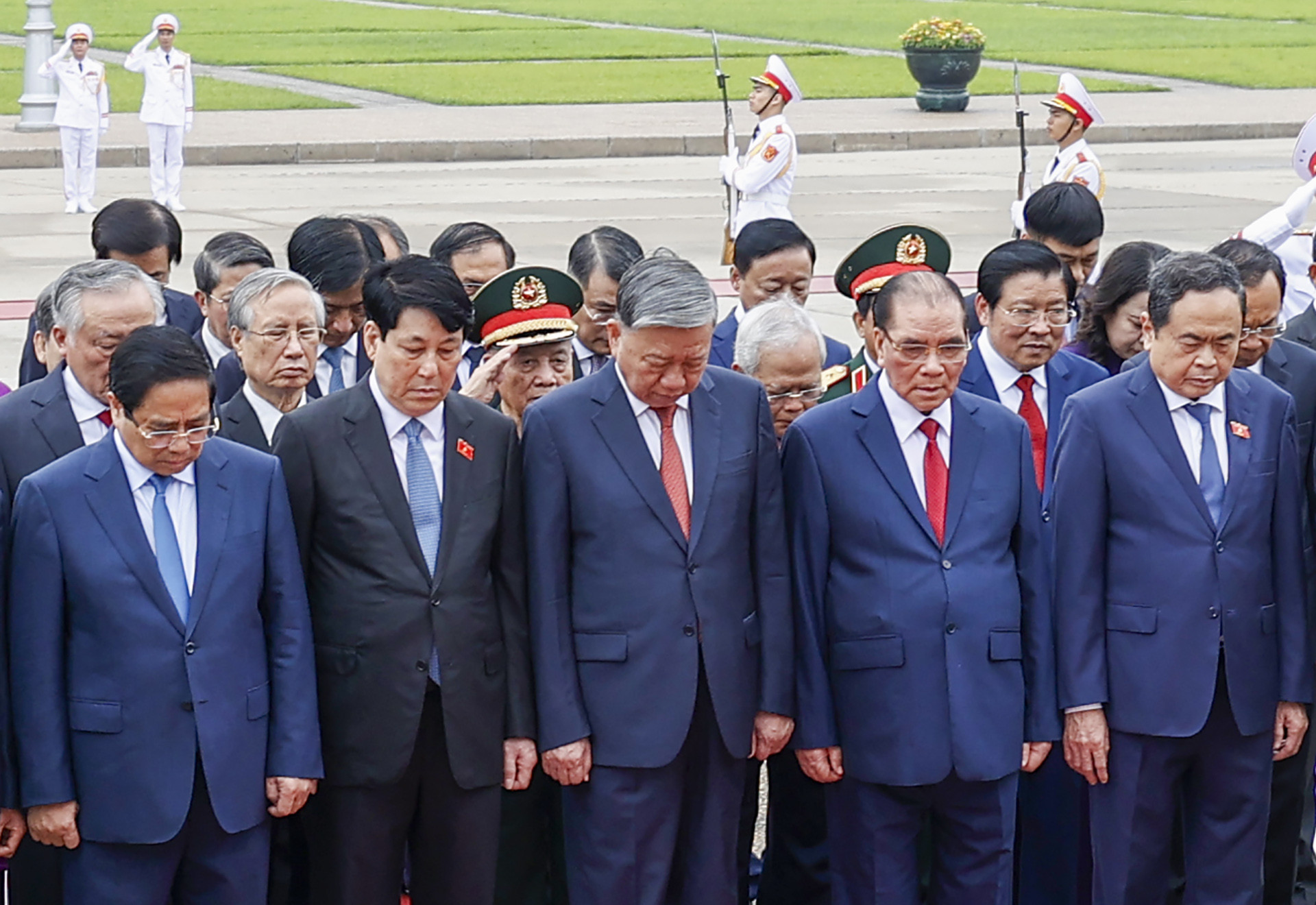 Lãnh đạo Đảng, Nhà nước vào Lăng viếng Chủ tịch Hồ Chí Minh