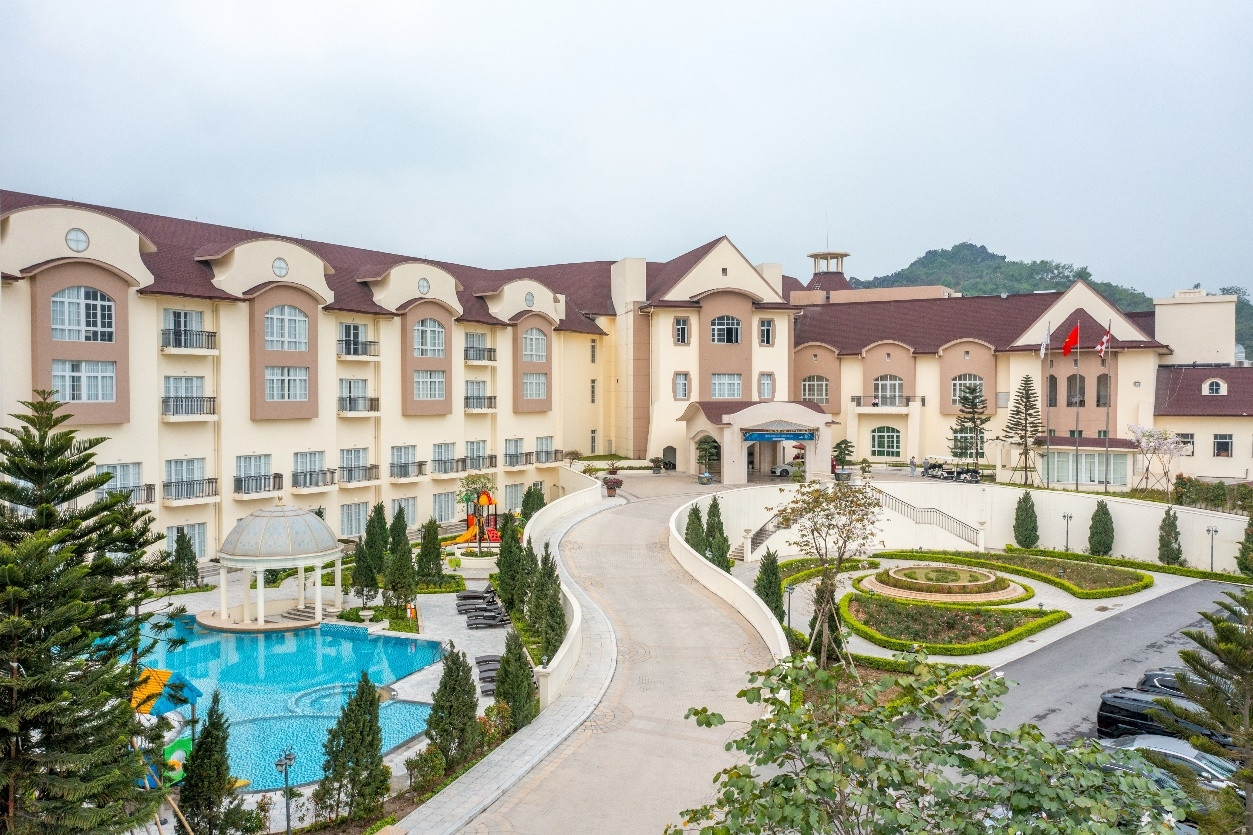 Hè này, chơi golf và nghỉ dưỡng bên gia đình tại khách sạn Legend Valley Hà Nam