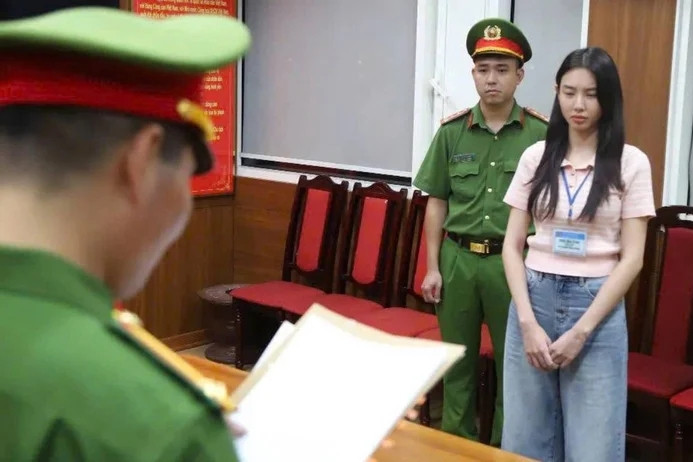 Hoa hậu Thùy Tiên bị bắt, lộ động thái 'rút êm' khỏi công ty Chị Em Rọt