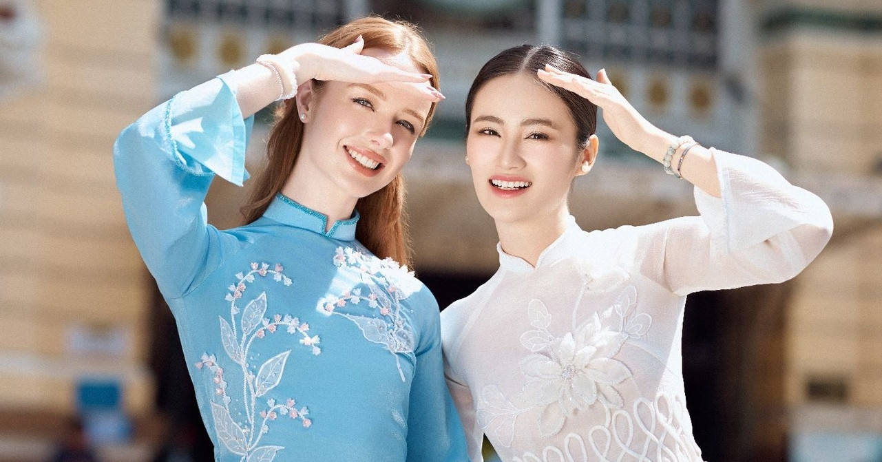 Hoa hậu tóc đỏ rất xinh ở Miss World 2025 từng bay 10.000km để gặp Ý Nhi là ai?