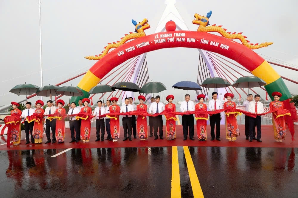 Khánh thành cầu 1.200 tỷ đồng bắc qua sông Đào ở Nam Định