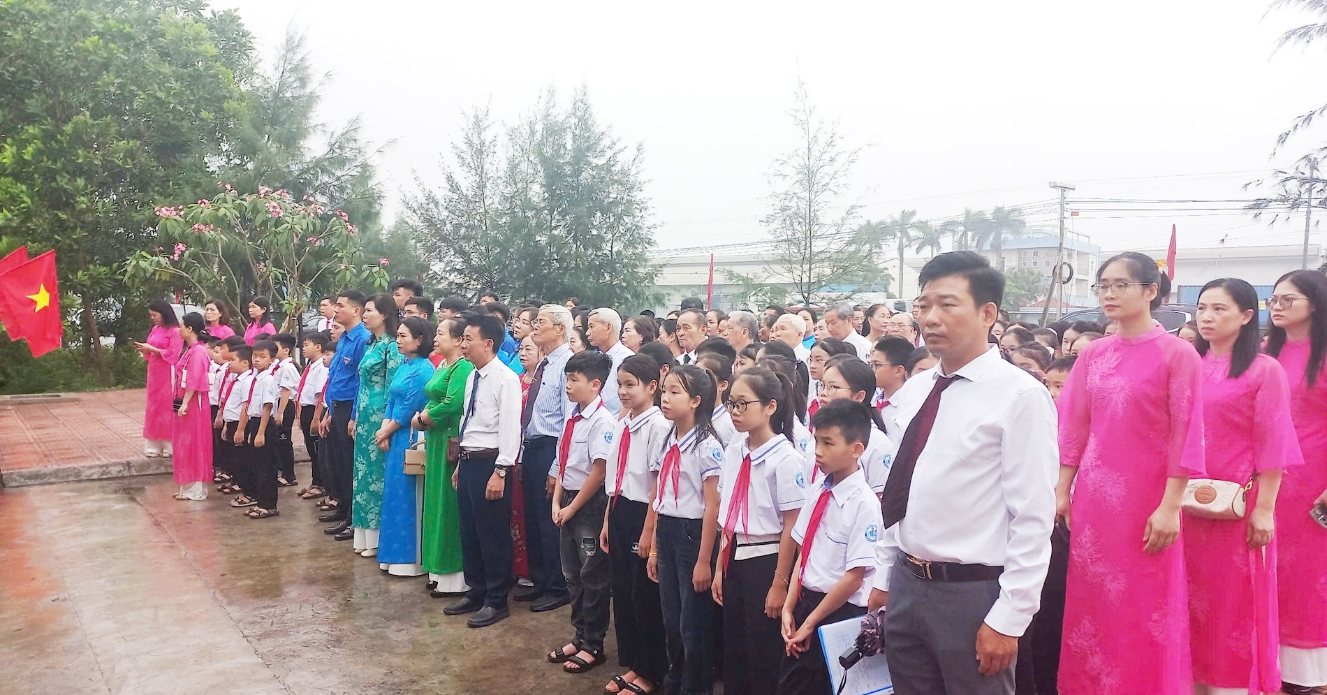 Lãnh đạo, nhân dân TP. Hải Dương dâng hương tưởng niệm Chủ tịch Hồ Chí Minh
