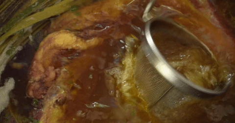 Quán phở sườn, tái lăn khiến thực khách mê mệt dù lọt thỏm trong hẻm sâu