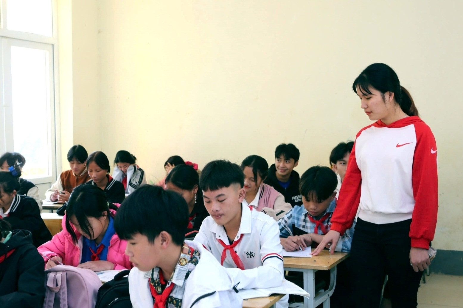 Sở Nội vụ Thanh Hóa đề xuất ký hợp đồng 12 tháng cho hàng nghìn giáo viên